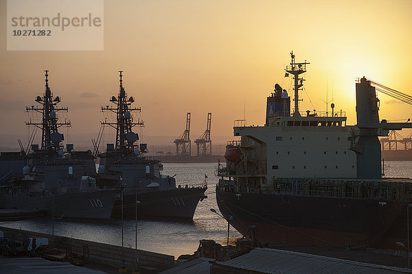 Internationale Marineschiffe im Einsatz gegen Piraterie  Hafen von Dschibuti; Dschibuti  Ostafrika