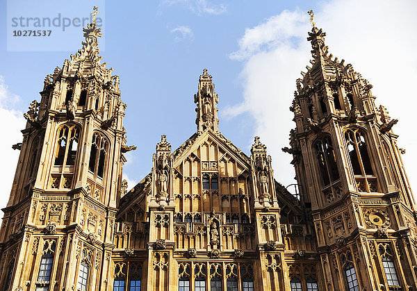 Westminster Abtei gegen blauen Himmel; London  England
