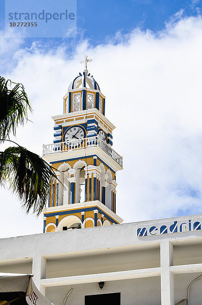 Der Glockenturm der katholischen Kirche St. Johannes der Täufer; Thera  Insel Santorin  Griechenland'.