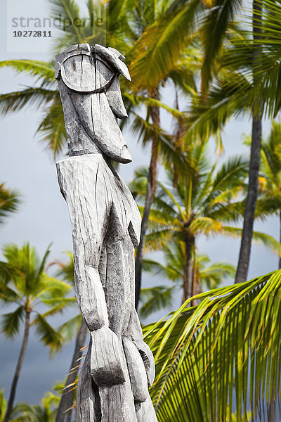 Nahaufnahme einer Holzskulptur  Puuhonua O Honaunau National Historical Park; Kona  Insel Hawaii  Hawaii  Vereinigte Staaten von Amerika'.