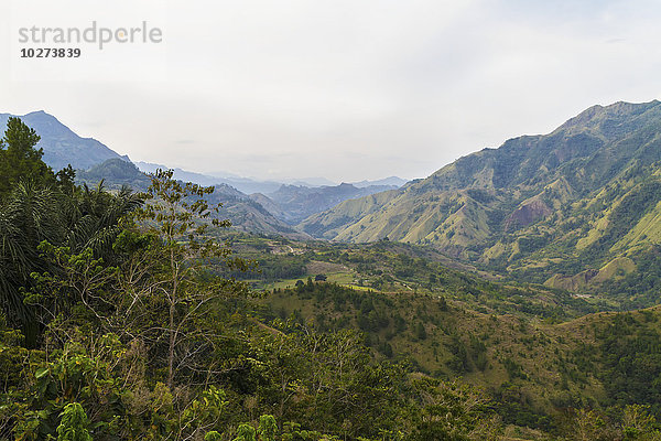 Bergformationen  Punjak Lakawan  Süd-Sulawesi  Indonesien