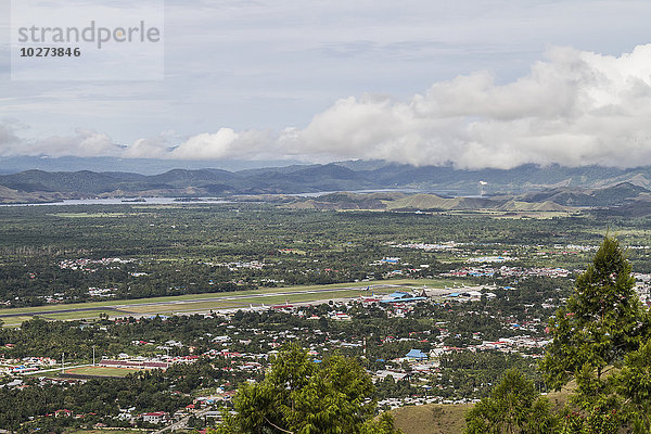 Panoramablick auf den Sentani-See  Papua  Indonesien