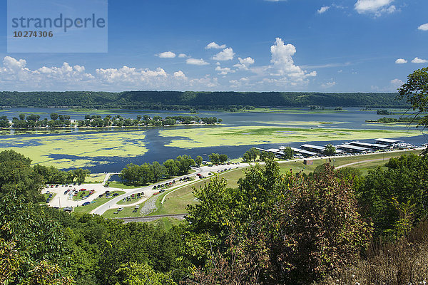 Blick auf den Bussey Lake und die Bootsanleger entlang des Mississippi; Guttenberg  Iowa  Vereinigte Staaten von Amerika'.