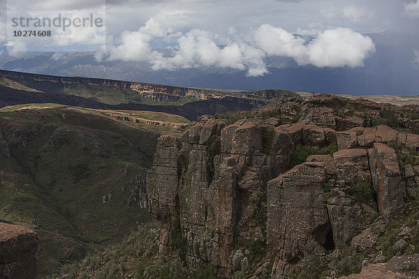 Die felsige und wilde Landschaft und die Ausblicke im Toro Toro Nationalpark; Bolivien'.