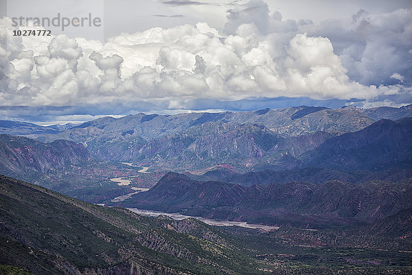 Die farbenfrohe Berglandschaft des Toro Toro Nationalparks; Bolivien'.