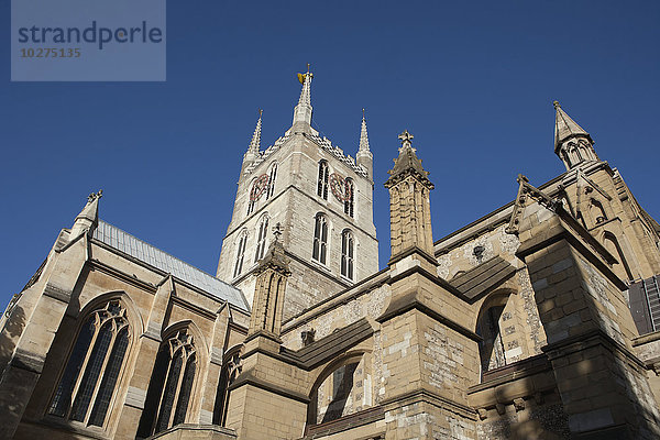 Südliche Kathedrale auf dem Südufer der Themse; London  England