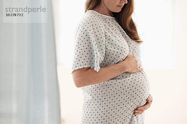 Schwangere Frau im Krankenhaus
