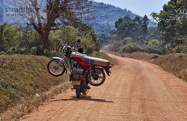 Motorrad-Transport  Uganda  Africa