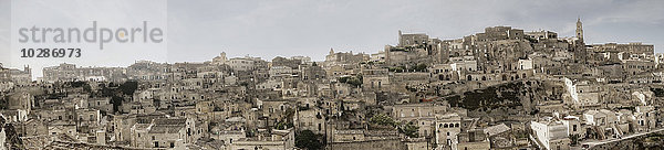 Hochformatige Ansicht der antiken Stadt Matera (Sassi di Matera)  Region Basilikata  Italien