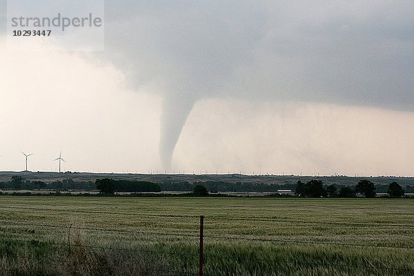 Tornado über den Ebenen in Kansas. NOAA's National Severe Storms Laboratory (NSSL) Sammlung. Fotodatum: 23. Mai 2008