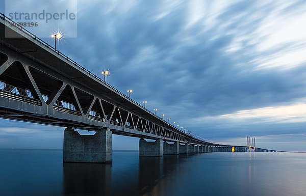 Öresundbrücke  Øresundsbroen  weltweit längste Schrägseilbrücke  Verbindung Kopenhagen mit Malmö  Dänemark  Schweden  Europa