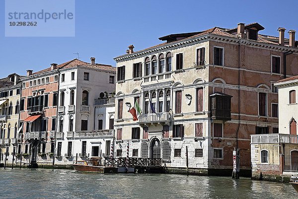 Paläste und Wohnhäuser am Canal Grande  Venedig  Venezia  Venetien  Italien  Europa