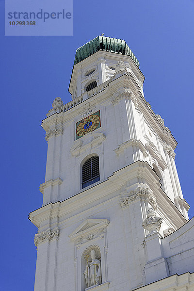 Turm vom Dom St. Stephan  auch Stephansdom  Passau  Niederbayern  Bayern