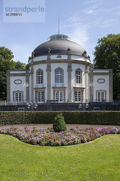 Theater im Park  Kurpark  Bad Oeynhausen  Weserbergland  Nordrhein-Westfalen  Deutschland  Europa