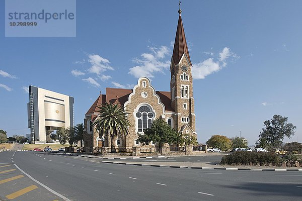 Christuskirche und Independence Memorial Museum  Windhoek  Namibia  Afrika