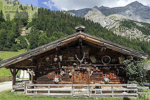Bauernhaus  Almhaus  Almdorf Eng  Eng-Alm  Karwendel  Tirol  Österreich  Europa
