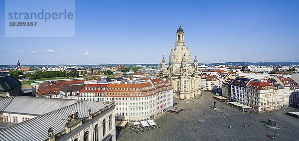 Panoramablick über Neumarkt und die Frauenkirche in der Altstadt  Dresden  Sachsen  Deutschland  Europa