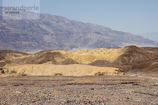 Farbige Gesteinsformationen bei Furnace Creek  Death Valley Nationalpark  Mojave Wüste  Kalifornien  USA  Nordamerika