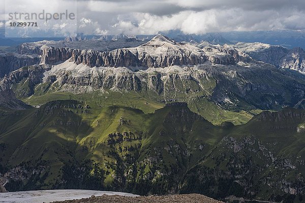 Sella-Gruppe mit Piz Boè  3152 m  Aussicht vom Gipfel Punta Penia  Marmolata  Dolomiten  Alpen  Südtirol  Trentino  Trentino-Alto Adige  Italien  Europa