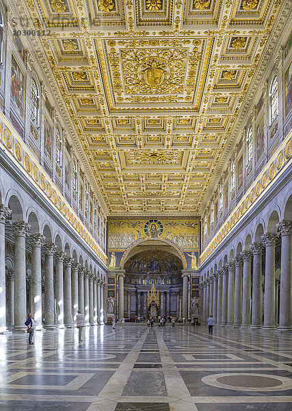 Basilica Sankt Paul vor den Mauern  Papale San Paolo fuori le Mura  Innenraum  Rom  Latium  Italien  Europa