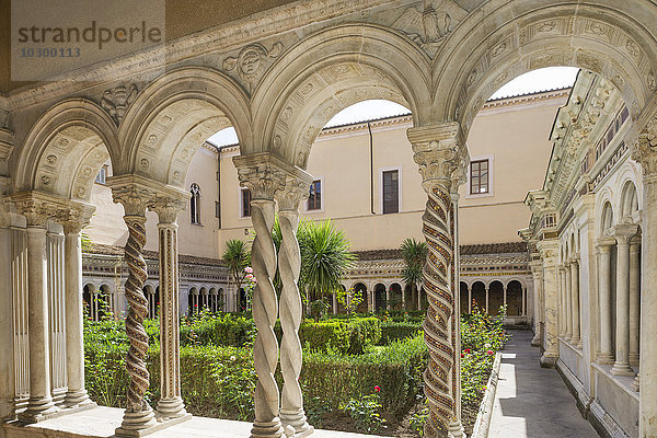 Kreuzgang  Kloster Basilica Sankt Paul vor den Mauern  Papale San Paolo fuori le Mura  Rom  Latium  Italien  Europa