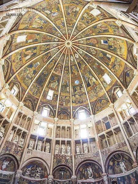 Baptisterium Innenansicht  Parma  Emilia-Romagna  Italien  Europa