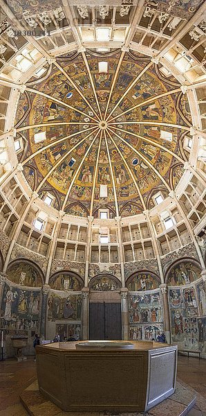Baptisterium Innenansicht  Parma  Emilia-Romagna  Italien  Europa