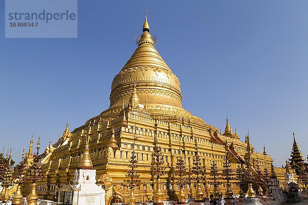 Shwe Zi Gon Paya  Shwezigon Pagode oder Shwezigon Paya  einer der 4000 Bagan-Tempel  Bagan  Myanmar  Asien