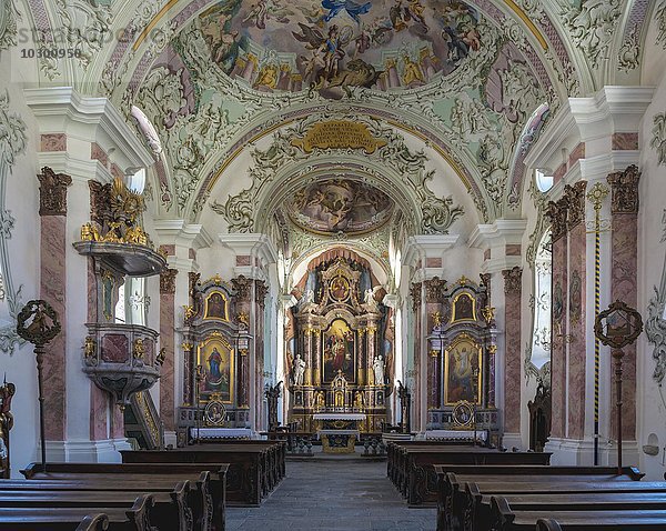Pfarrkirche St. Michael  Innenaufnahme  Innichen oder San Candido  Südtirol  Trentino-Alto Adige  Italien  Europa