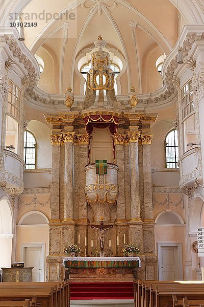 Kanzelaltar in Kirche St. Johannes  Castell  Mainfranken  Unterfranken  Franken  Bayern  Deutschland  Europa