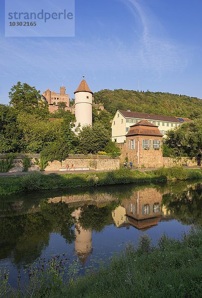 Fluss Tauber  Kittsteintor  Roter Turm und Burgruine  Wertheim  Baden-Württemberg  Deutschland  Europa