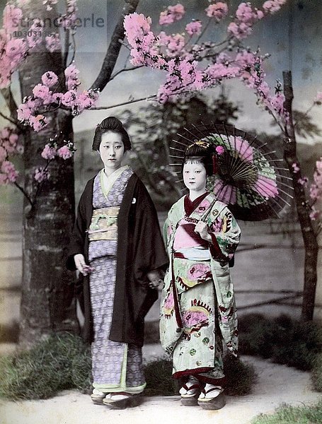 Zwei Frauen  Japan  Asien