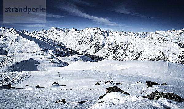 Österreich  Tirol  Ischgl  Winterlandschaft in den Bergen