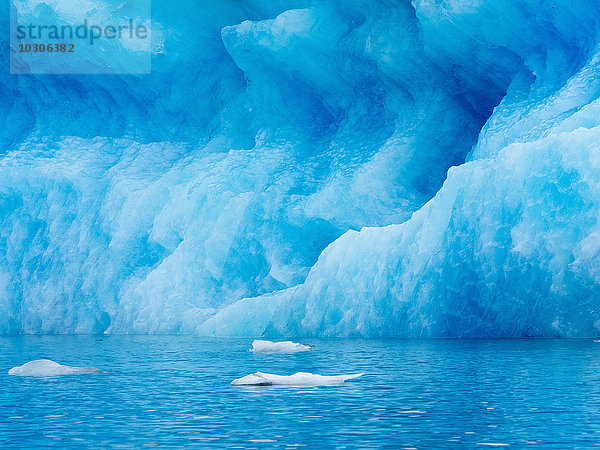 Gletschersee am Kopf des Breidamerkurjokull-Gletschers  der entstand  nachdem der Gletscher begann  sich vom Rand des Atlantischen Ozeans zurückzuziehen.