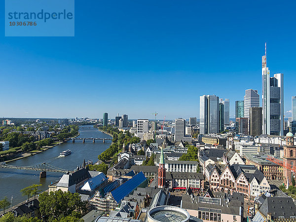 Deutschland  Hessen  Frankfurt am Main  Stadtansicht mit Bankenviertel-Skyline