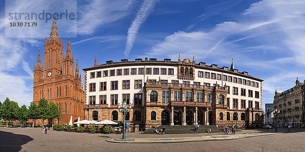 Deutschland  Hessen  Wiesbaden  Marktkirche und neues Rathaus direkt am Schlossplatz  Panorama