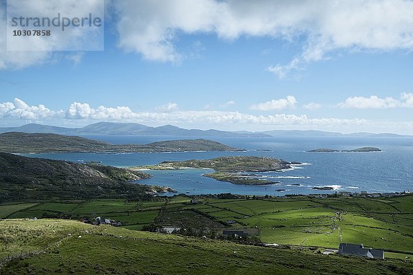 Irland  County Kerry  Blick vom Ring of Kerry zur Atlantikküste
