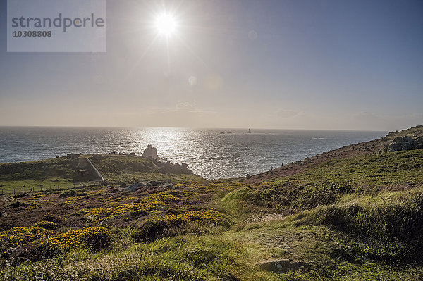 Großbritannien  England  Cornwall  Land's End  Küste bei Sonnenuntergang