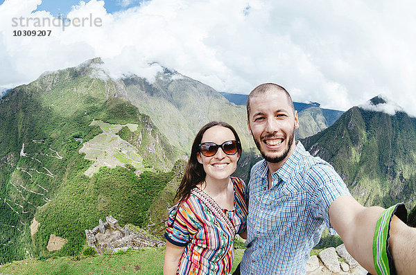Peru  Region Machu Picchu  Reisendes Ehepaar mit Selbstvertrauen