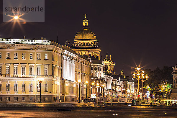 Russland  Sankt Petersburg  Palastplatz und St. Isaak-Kathedrale bei Nacht