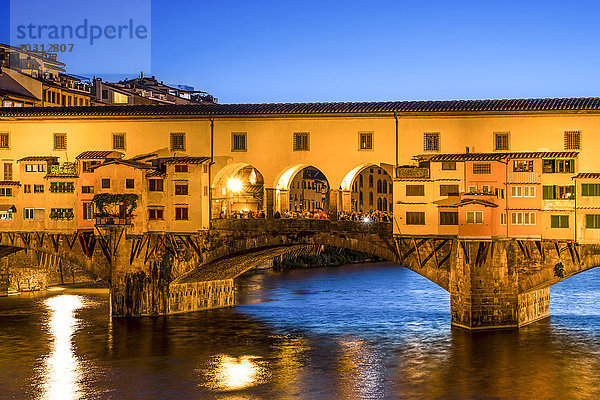 Italien  Toskana  Florenz  Ponte Vecchio  Blaue Stunde