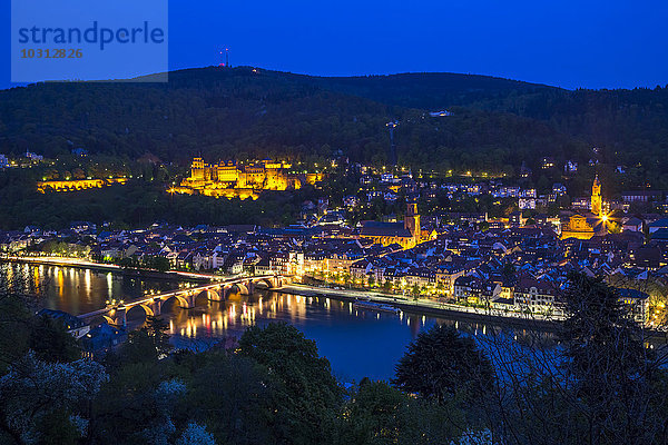 Deutschland  Baden-Württemberg  Heidelberg zur blauen Stunde