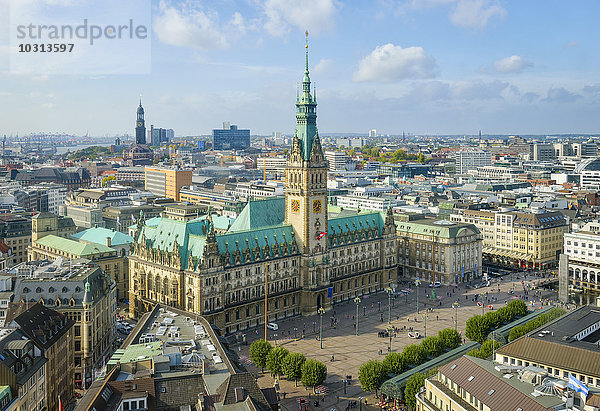 Deutschland  Hamburg  Stadtbild mit Rathaus