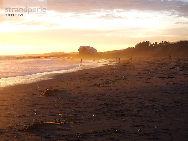 USA  Kalifornien  San Simeon Creek Strand  Sonnenuntergang