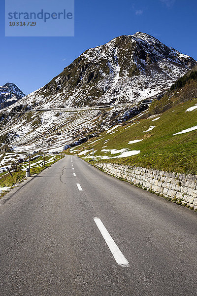 Schweiz  Graubünden  Oberalppassstrasse