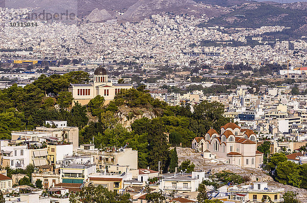 Griechenland  Athen  Stadtbild mit Kirche und Sternwarte