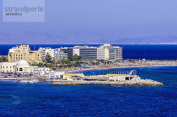 Griechenland  Ägäische Inseln  Rhodos  Blick zur Hafeneinfahrt