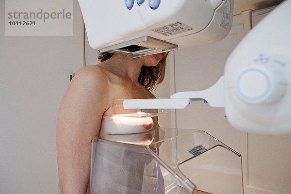 Modell. Medizinisches Bildgebungszentrum in Paris  Frankreich. Mammographie.