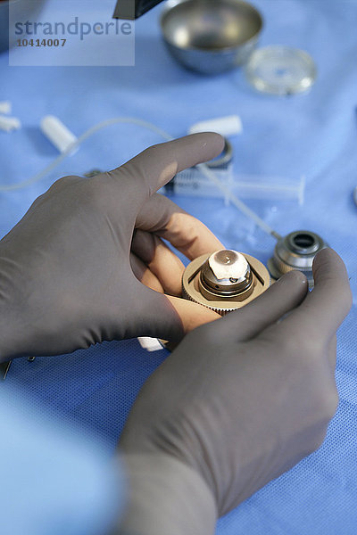 Fotoessay im Krankenhaus von Rouen  Frankreich. Abteilung für Augenheilkunde. Hornhauttransplantation.