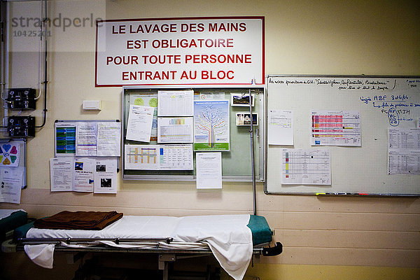 Reportage im Referenzzentrum für osteoartikuläre Infektionen (CRIOA) am Krankenhaus Diaconesses Croix Saint Simon in Paris.